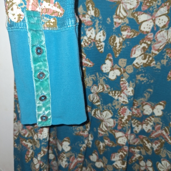 Sundance thermal top shirt blouse. - Picture 3 of 6